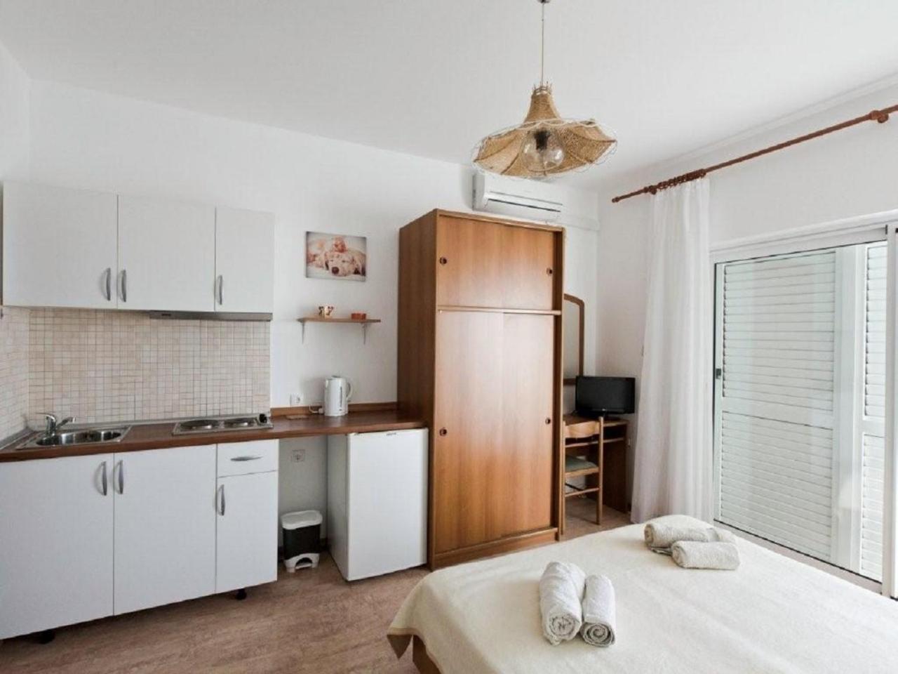 Apartments And Rooms Mirja-Parking Primošten Eksteriør bilde